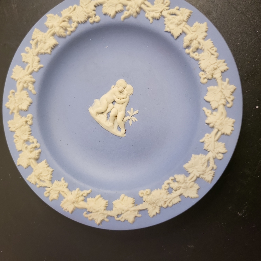 Vintage Wedgwood Porcelain Trinket Dish 4.5"  #1 - Picture 5 of 7
